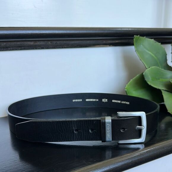 Fossil Black Genuine Leather Belt, Silver Buckle, Classic Timeless Style - Picture 1 of 5